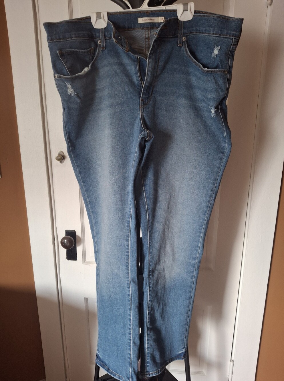 Levis 39250-0113 Women’s Classic Straight Leg Jeans 16M